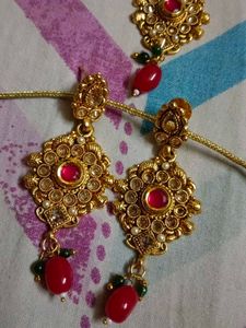 Gold Plated Necklace with Earrings &amp; Maangtika