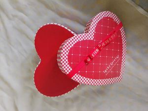 Heart shape gift box
