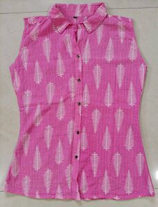Pink sleeveless leaf print top