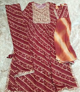 Neck Work Nayra Cut Suit