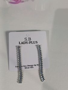 Combo Of Earrings And Butterfly Clutcher (3)