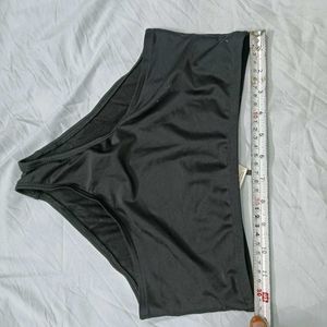 High-Waisted🤎 Black Bikini Bottom
