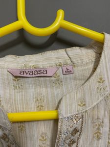 Avaasa Kalidaar Embroidered Kurta
