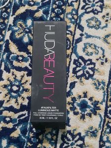 HUDA BEAUTY #FauxFilter Luminous Matte Foundation