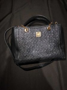 GAZZOMANI black hand bag with detachable sling