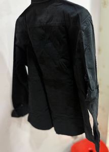 WES Casuals - Classic Black Button-Dow