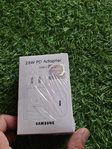 Samsung 25W PD Adapter white