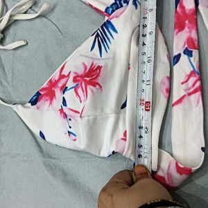 😍 Floral Print Bikini Top