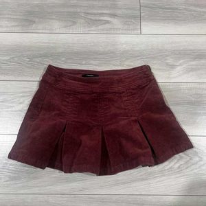Chic Burgundy Mini Skirt