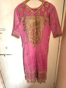 Elegant Pink &amp; Gold Embroidered Pakistani Kurti