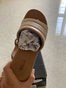 Inc.5 Beige Flip Flop