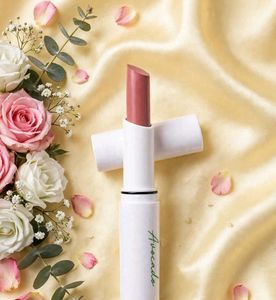 💜 Mamaearth Moisture Matte Longstay Lipstick - Sh