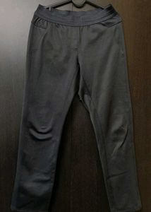 🎀🔹Structured Slim-Fit Straight-Leg Trousers🔹🎀