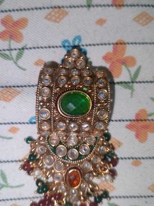 Traditional Kundan Pendant with Green Stone &amp; Pear