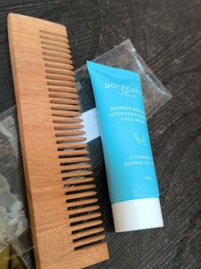 Wooden Comb With Dot n key Face Wash ✨