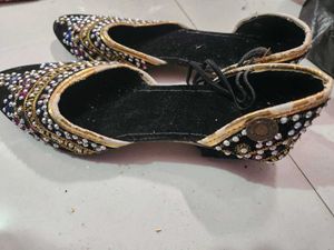 Embellished Jutti Flats