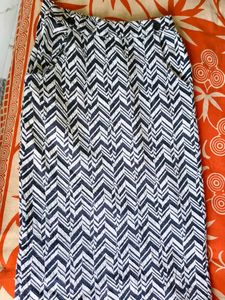 Black  and White Chevron Pattern Pants