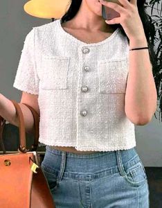 Chic White Tweed Cropped Jacket
