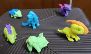 6 kinderjoy dino toys