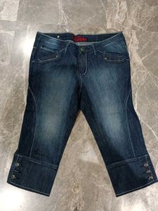 Dark Wash Capri Jeans