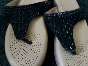 New Sparkly Black Flip Flop Sandals