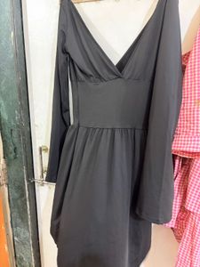 Chic Black V-Neck Mini Dress
