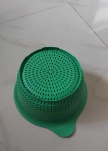 Green Colander Strainer
