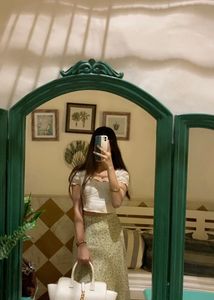 Chic White Puff Sleeve Crop Top