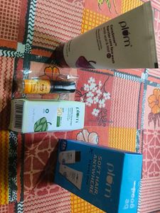 Plum skincare products. Offer 🔥🔥