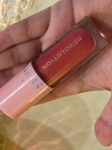 makeup revolution- liquid blush