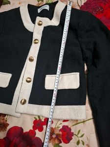 Chic Black &amp; White Cropped Jacket