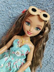 Barbie Dream besties Doll