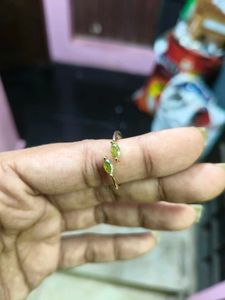 anti turnish Elegant Peridot Marquise Ring