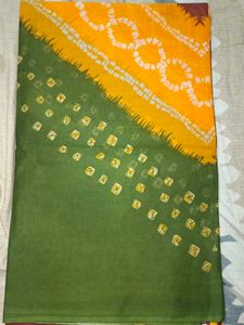 Yellow &amp; Maroon Bandhani Saree