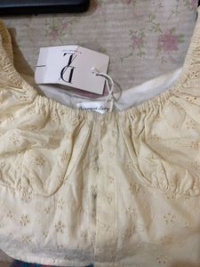 Chic White Broderie Anglaise Crop Top