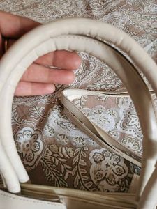 Must Have Handbag 👜
