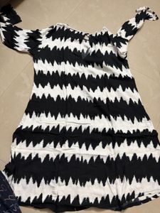 Chic Zigzag Print Long Sleeve Dress