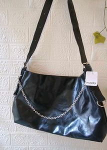 Chic Black Hobo Bag with Silver Chain Detail