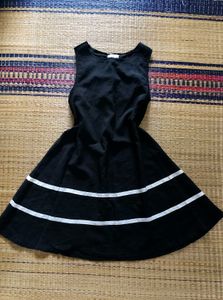 Chic Black Sleeveless A-Line Dress