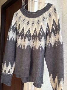 Cozy Patterned Pullover Sweater