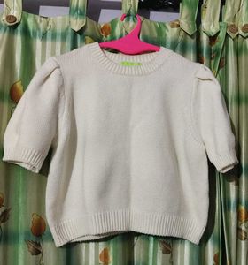 Oversized whitish cream woolen top 🤍