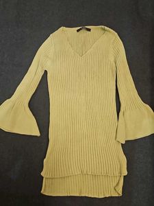 Ribbed V-Neck Flare Sleeve Top