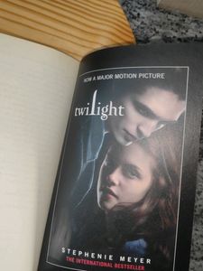 Stephanie Meyer Book  The Host