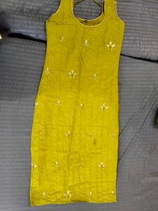 Sleeveless Kurta Pant Salwar Set for Women