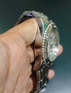 GUESS Men's Wristwatch, Silver Dial, Original