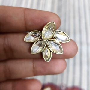 W Jewelry Gold Flower Earrings