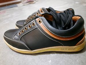 Black Lace Up Casual Sneakers