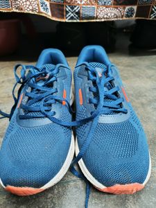 Sports Shoes