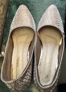 Sparkly Pointed Toe Flats