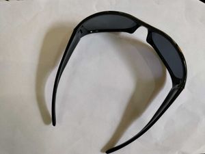 Sleek Black Sporty Sunglasses